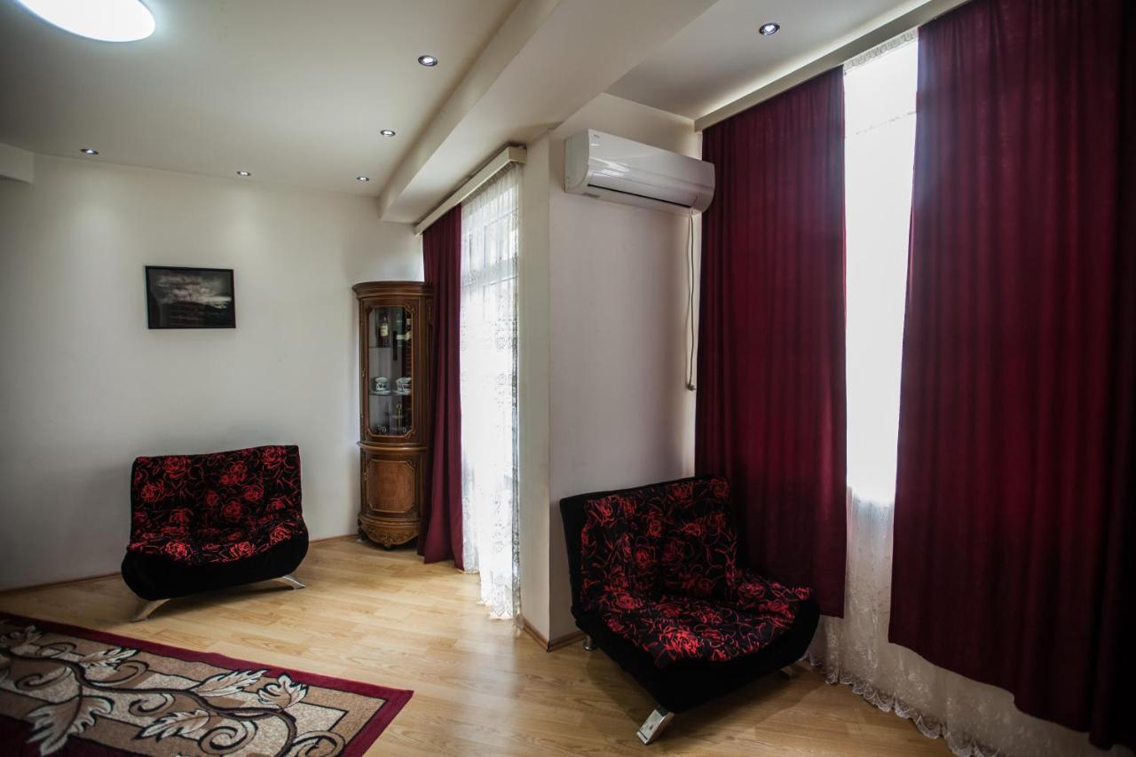 Sunny Apartments. Tbilisi. 300 Aragveli エクステリア 写真