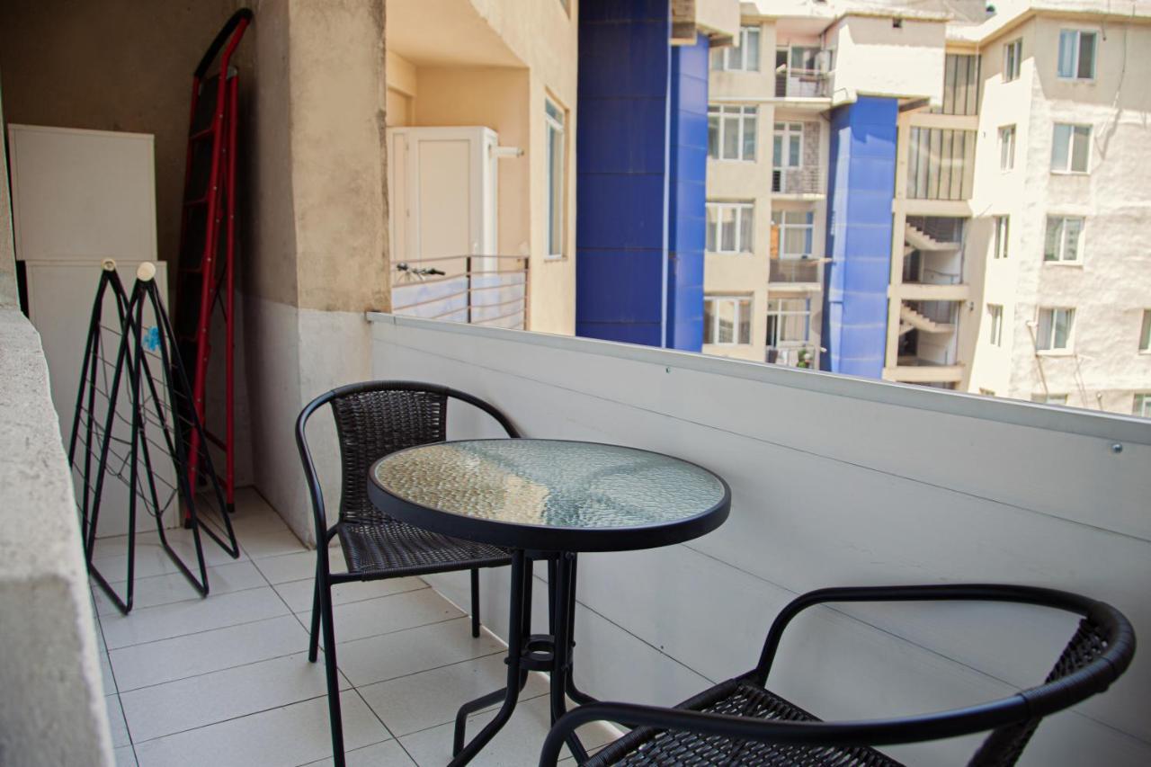 Sunny Apartments. Tbilisi. 300 Aragveli エクステリア 写真